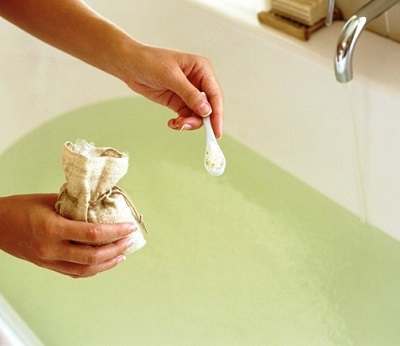 What You Need to Know About Epsom Salt Baths